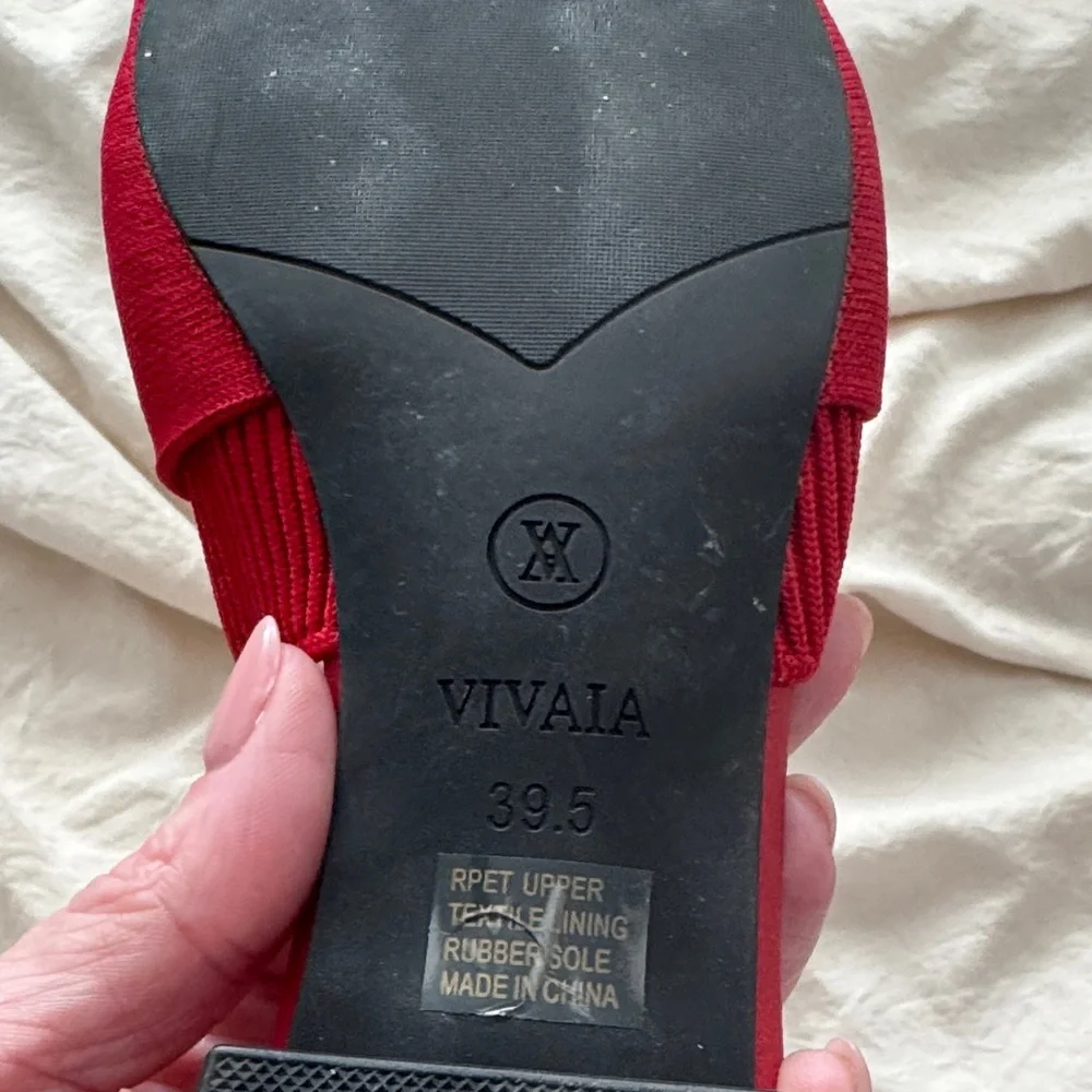 Women's Red Bow Slip-On Shoes - Picture 5 of 7